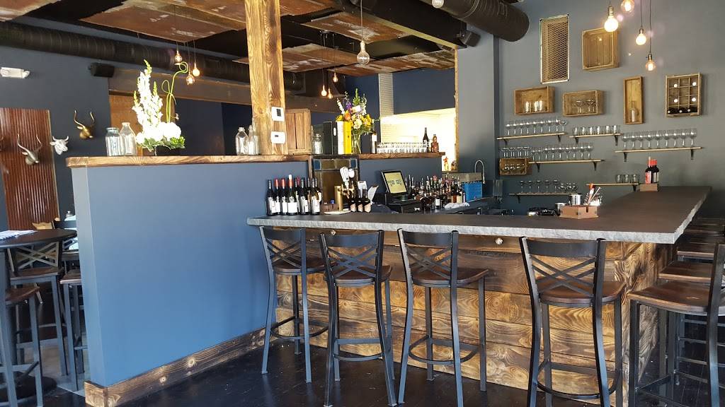 Salt | restaurant | 17625 Detroit Ave, Lakewood, OH 44107, USA | 2162214866 OR +1 216-221-4866