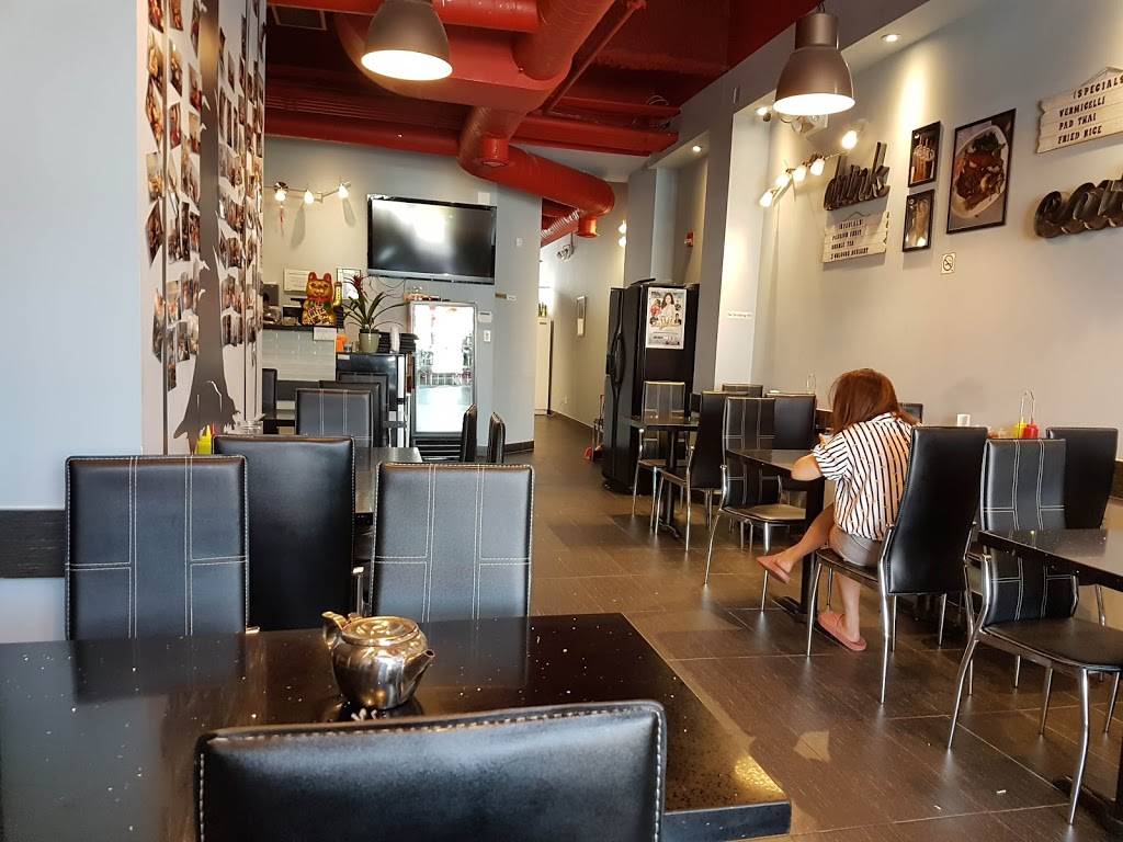 PHO MAMA | restaurant | 515 Dundas St W, Oakville, ON L6M 4M2, Canada | 2897258988 OR +1 289-725-8988