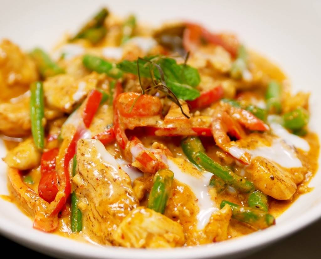 Rice N Roll Bistro | restaurant | 1952 N Farwell Ave, Milwaukee, WI 53202, USA | 4142209944 OR +1 414-220-9944