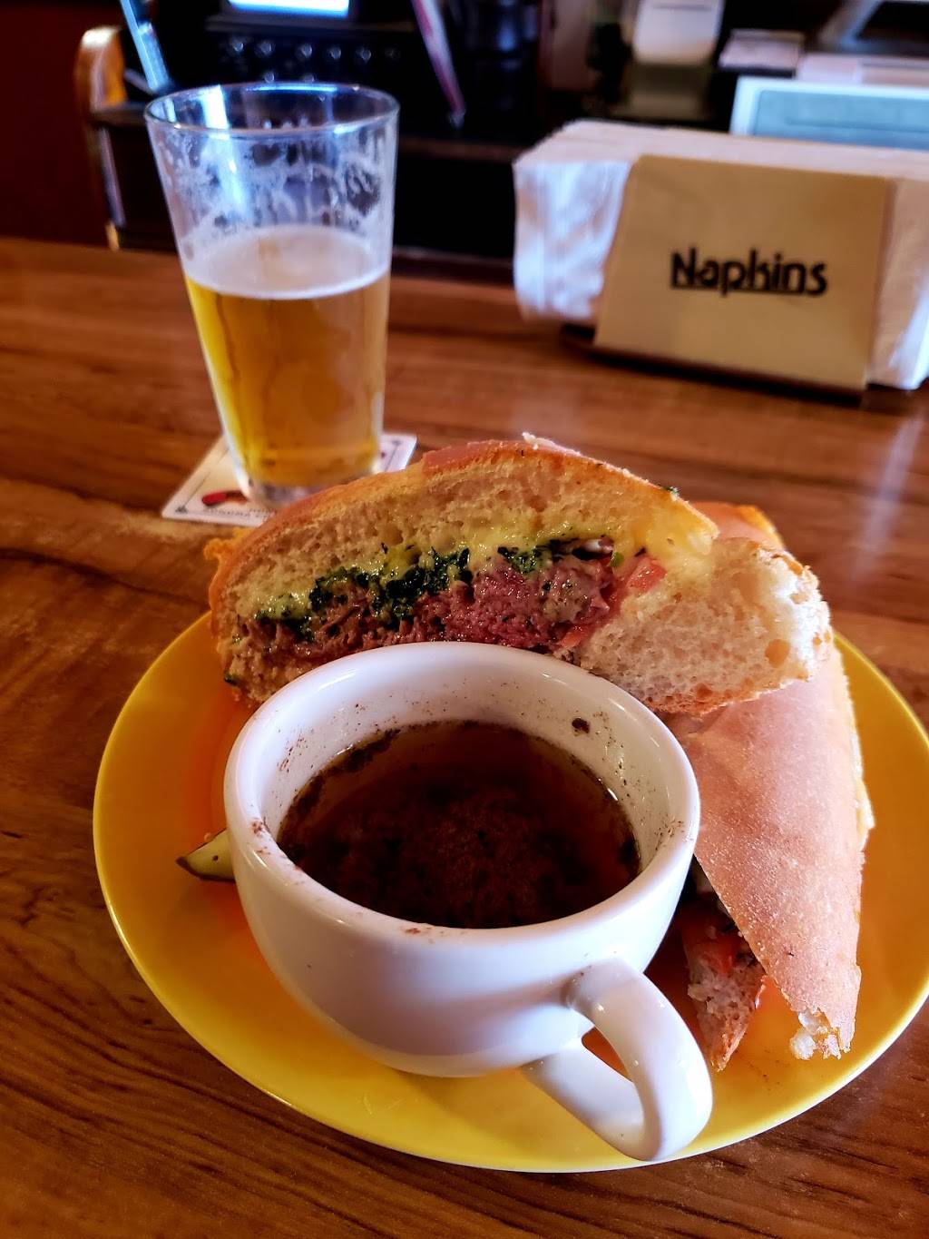 RAYS DELICATESSEN & TAVERN | restaurant | 900 Western Ave, Petaluma, CA 94952, USA | 7077629492 OR +1 707-762-9492