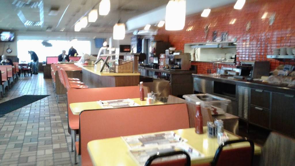 Nicolettas Family Restaurant | restaurant | 1700 8th Ave, Altoona, PA 16602, USA | 8149464463 OR +1 814-946-4463