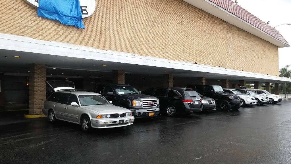 Tampa Greyhound Track | restaurant | 8300 N Nebraska Ave, Tampa, FL 33604, USA | 8139324313 OR +1 813-932-4313