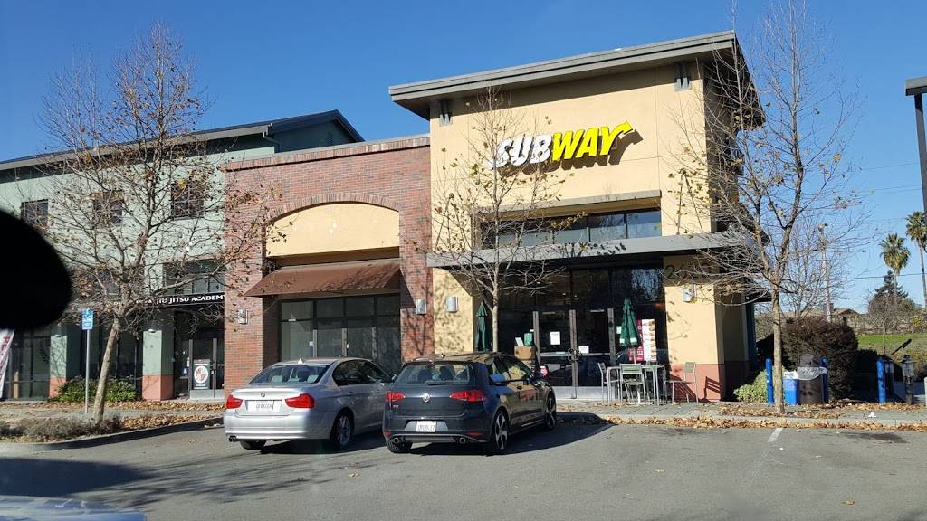 Subway Restaurants | restaurant | 2620 Lakeville Highway, Suite 320, The Shops at Lakeville Square, Petaluma, CA 94954, USA | 7077899011 OR +1 707-789-9011