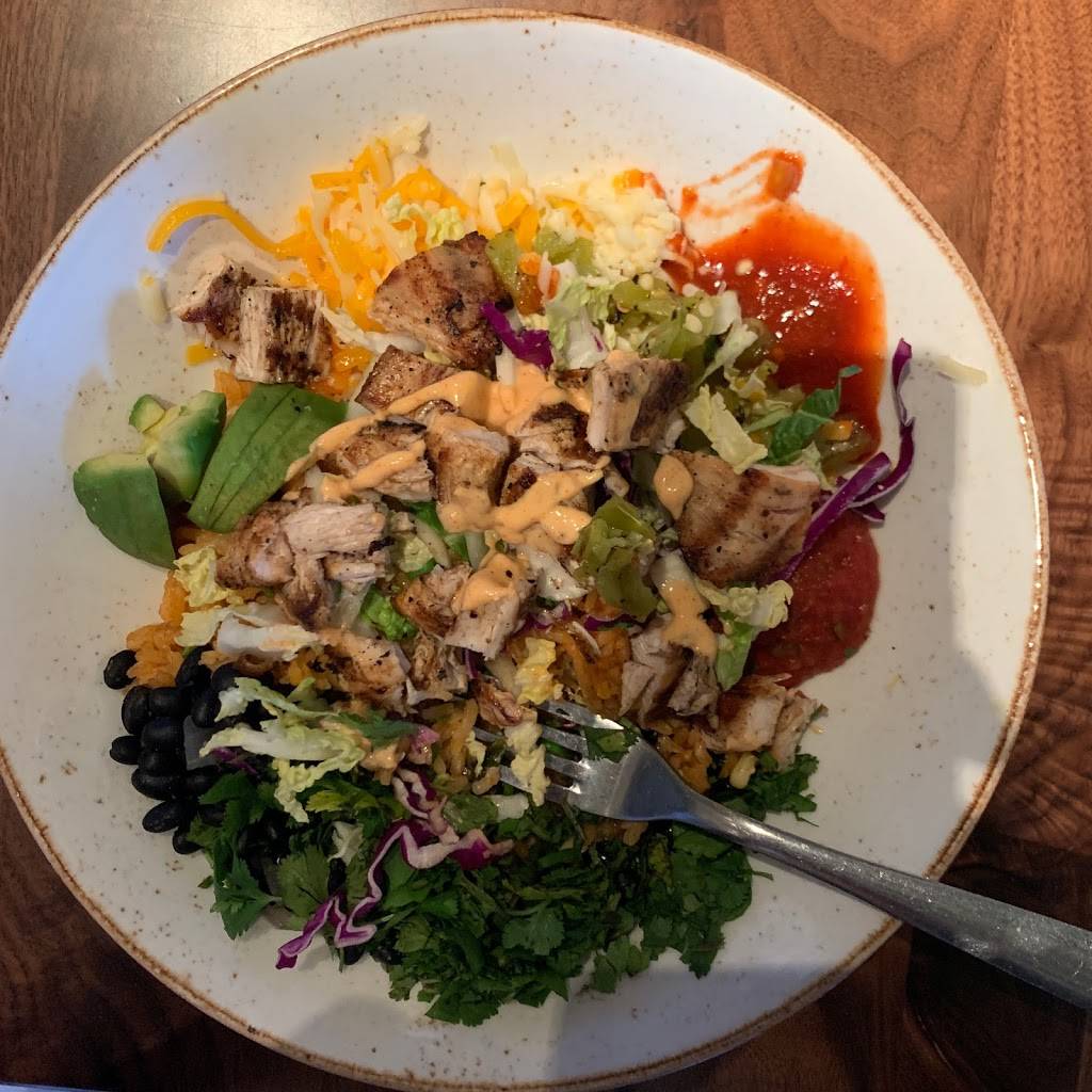 Lazy Dog Restaurant & Bar | restaurant | Villaggio Shopping Center, 7965 N Blackstone Ave, Fresno, CA 93720, USA | 5596915300 OR +1 559-691-5300