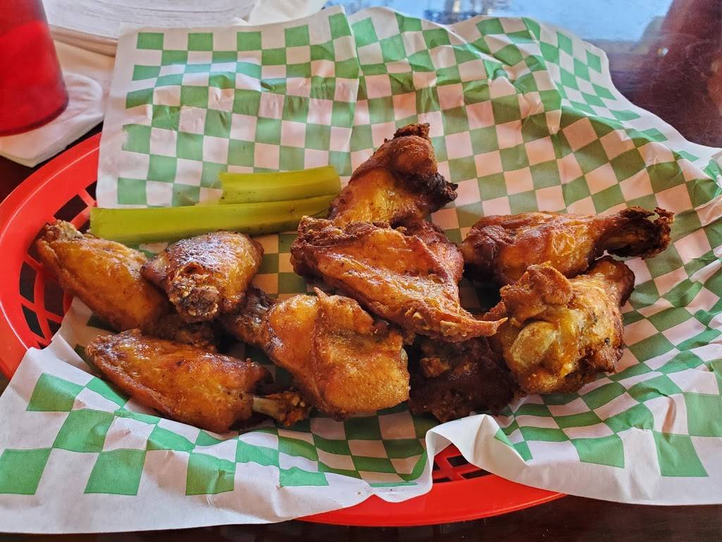 Southern Ease Bar & Grill | restaurant | 18430 Livingston Ave, Lutz, FL 33559, USA | 8135759233 OR +1 813-575-9233