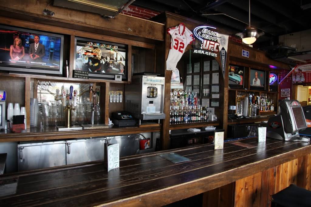 Saint Danes Bar & Grille | restaurant | 502 Elgin St, Houston, TX 77006, USA | 7138077040 OR +1 713-807-7040