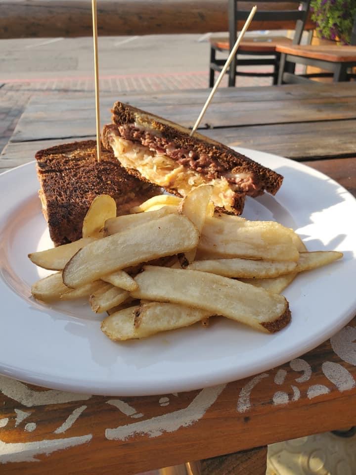 Daly Diner | restaurant | 16 Kearns Rd Suite 103, Snowmass Village, CO 81615, USA | 9704294037 OR +1 970-429-4037