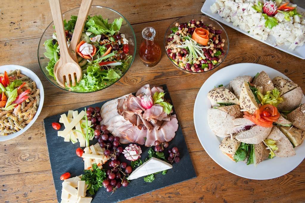 Bertrand le traiteur (Voiles Au Vent) | restaurant | 145 Boulevard Saint-Joseph, Saint-Jean-sur-Richelieu, QC J3B 1W5, Canada | 4503490333 OR +1 450-349-0333