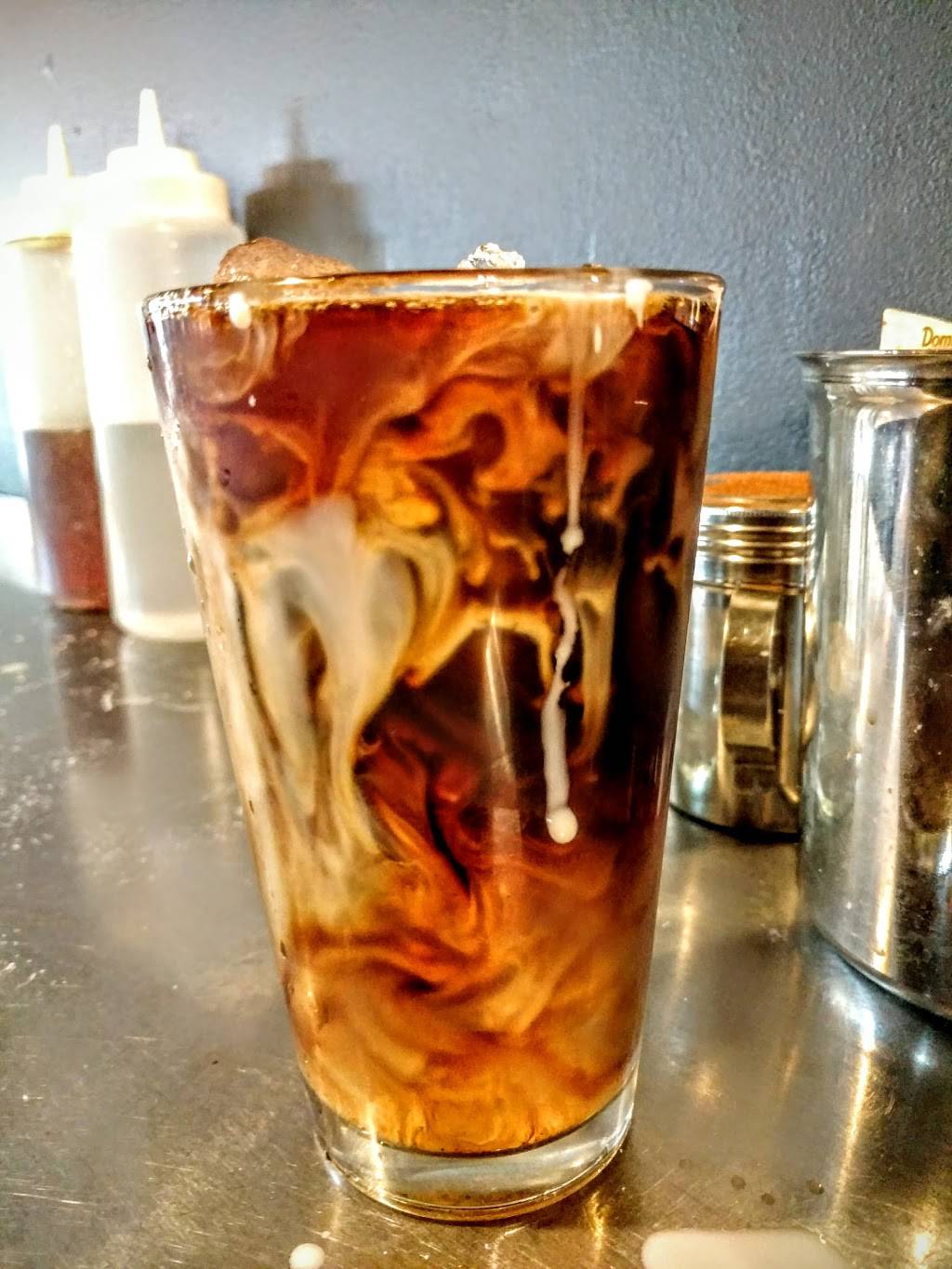 Emerald City | cafe | 3938 N Sheridan Rd, Chicago, IL 60613, USA | 7738573041 OR +1 773-857-3041