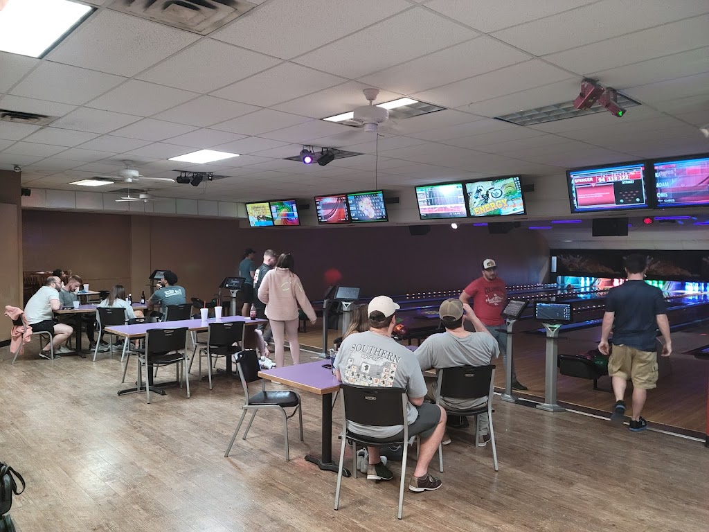 Cowtown Bowling Center | restaurant | 4333 River Oaks Blvd, Fort Worth, TX 76114, USA | 8176242151 OR +1 817-624-2151