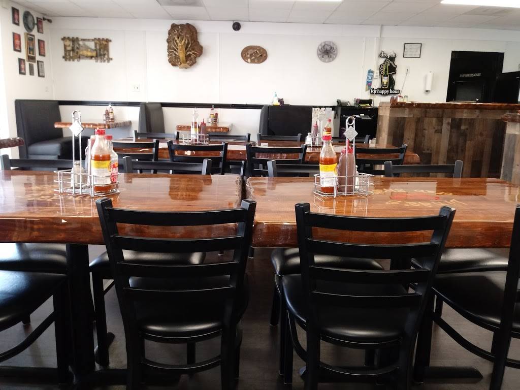 Lindas Crab Shack | restaurant | 202 E Reynolds St, Plant City, FL 33563, USA | 8137540492 OR +1 813-754-0492