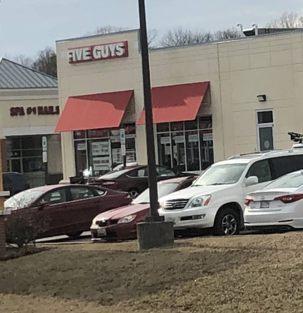 Five Guys | meal takeaway | 45250-B Worth Ave, California, MD 20619, USA | 3018636111 OR +1 301-863-6111