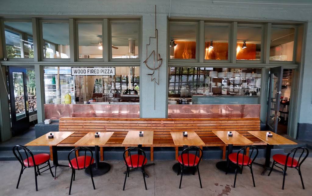 Tambolis Pasta & Pizza | restaurant | 1761 Madison Ave, Memphis, TN 38104, USA | 9014108866 OR +1 901-410-8866