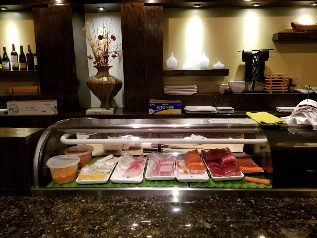 Ming Fu Chinese & Sushi - Matthews | restaurant | 115 W John St, Matthews, NC 28105, USA | 7048446181 OR +1 704-844-6181