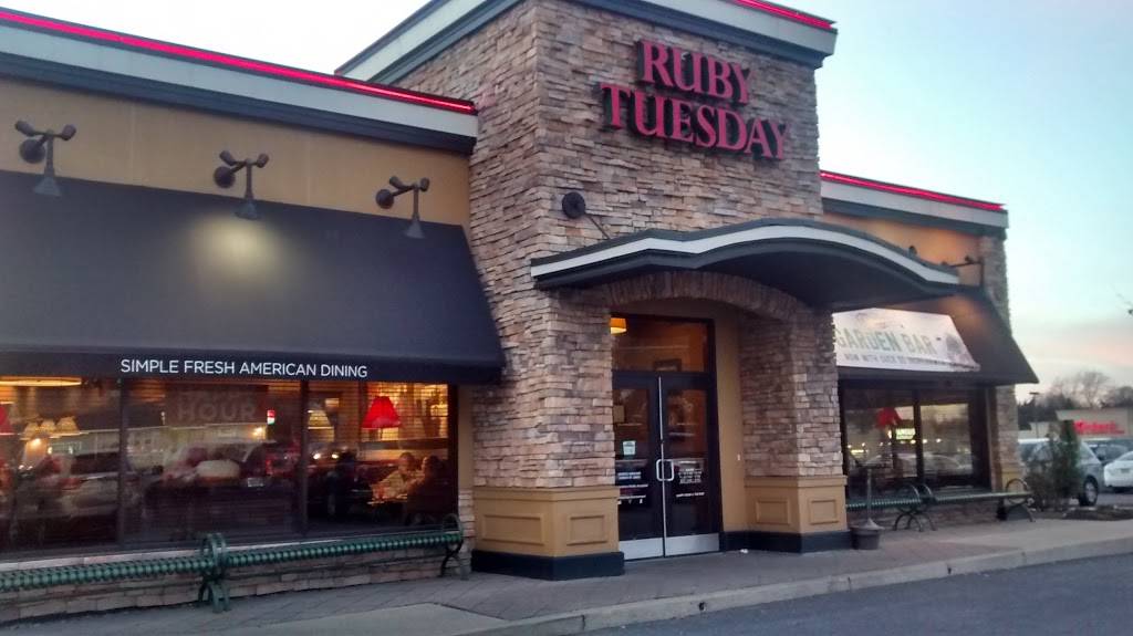 Ruby Tuesday | restaurant | 1351 Quentin Rd, Lebanon, PA 17042, USA | 7172742081 OR +1 717-274-2081