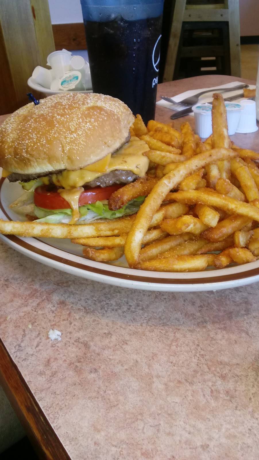 Iron Horse Grill | restaurant | 499 Railroad Ave, Round Lake, IL 60073, USA | 8477409336 OR +1 847-740-9336