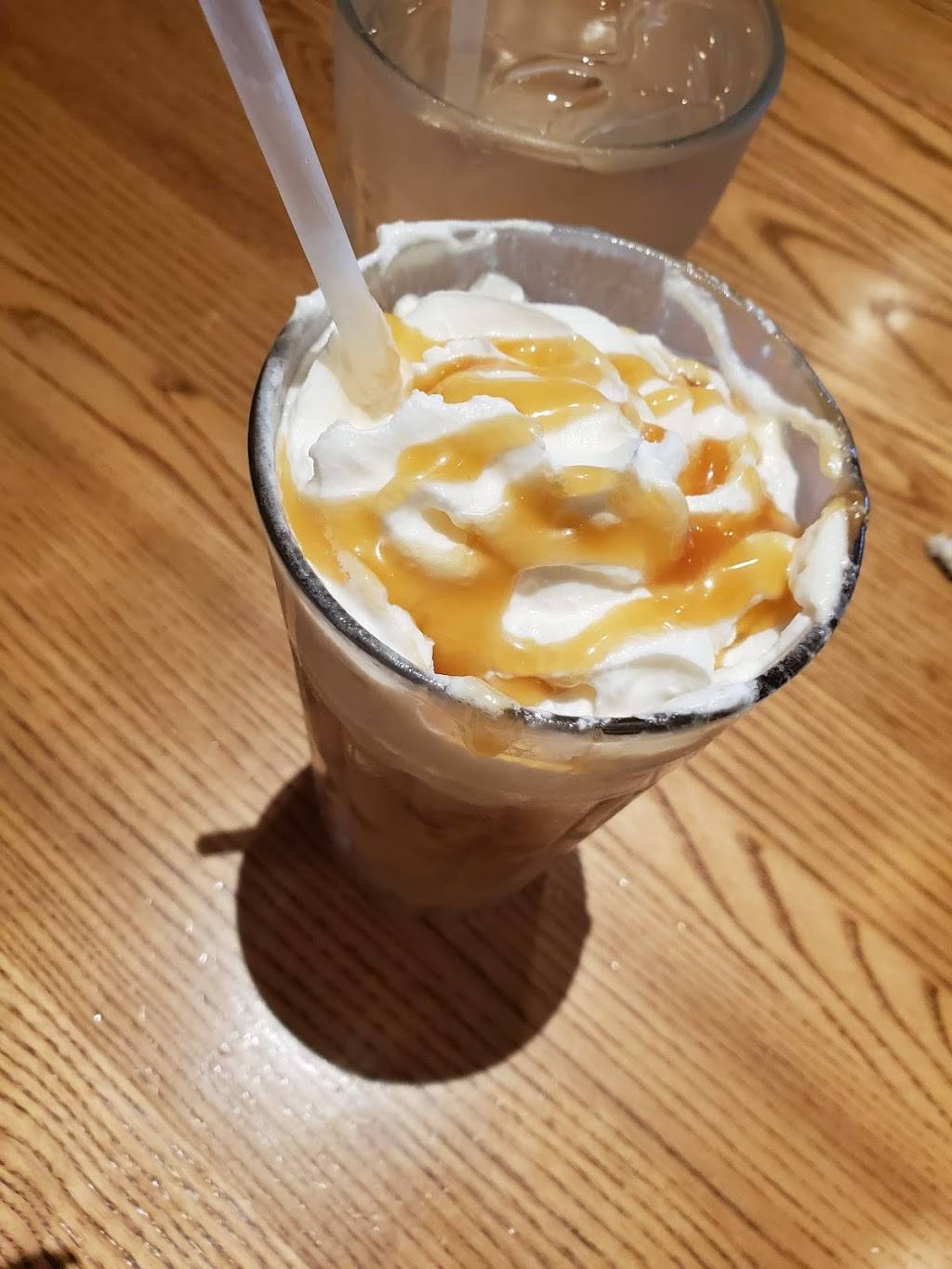 Cracker Barrel Old Country Store | restaurant | 101 Taylor Dr, Gadsden, AL 35904, USA | 2565385938 OR +1 256-538-5938