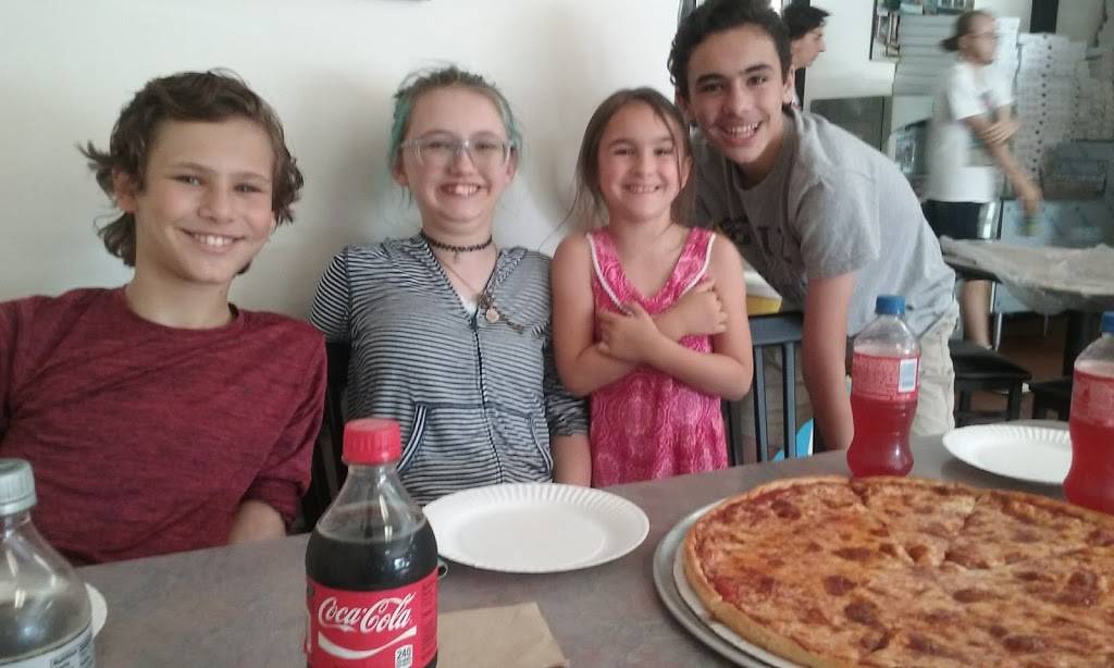 Circle Pizza | restaurant | 1278 Durham Rd, Madison, CT 06443, USA | 2034213434 OR +1 203-421-3434