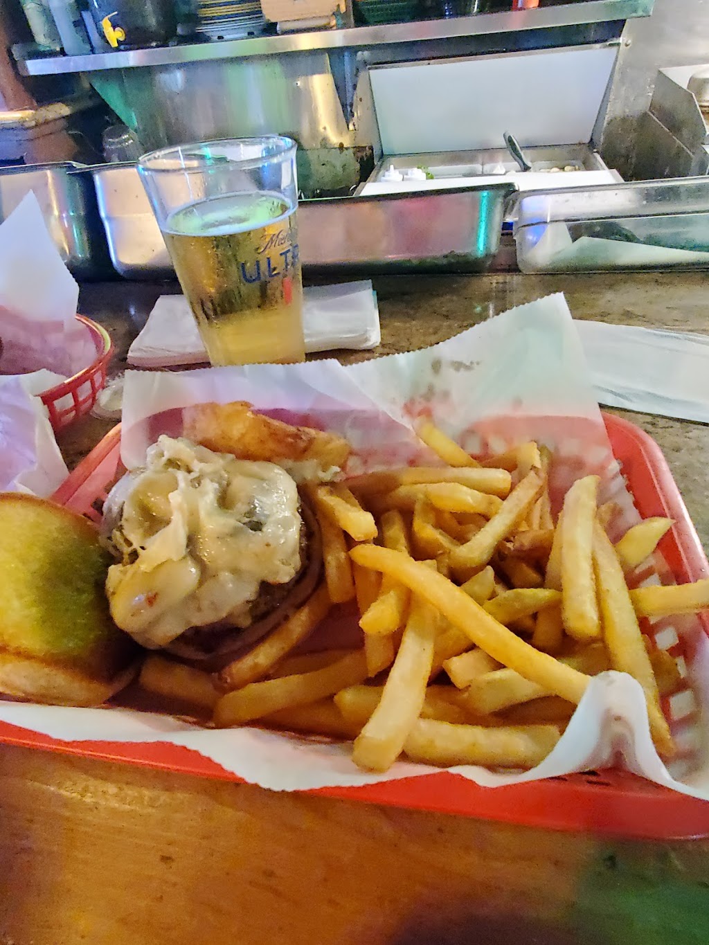 Harveys Wineburger | restaurant | 4812 N 16th St, Phoenix, AZ 85016, USA | 6022489950 OR +1 602-248-9950