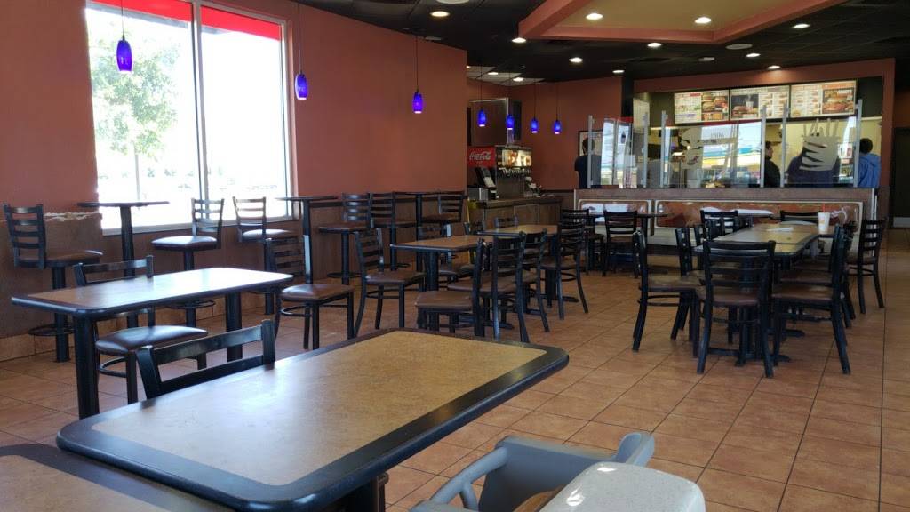 Burger King | restaurant | 11006 FM471, San Antonio, TX 78253, USA | 2106882134 OR +1 210-688-2134