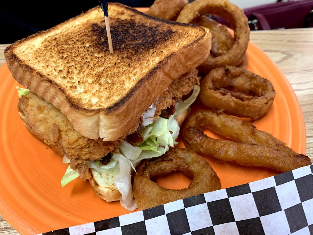 Mr Joes Grill & Drive Thru | restaurant | 504 E Broadway St, Hollis, OK 73550, USA | 5806882116 OR +1 580-688-2116