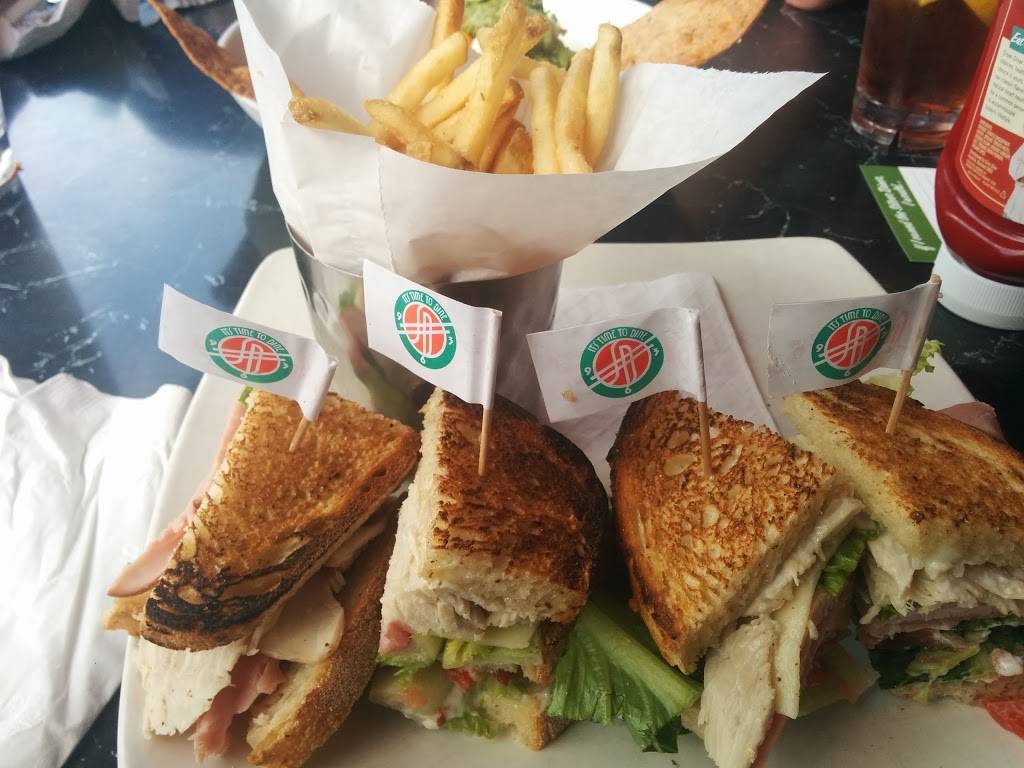 Silver Diner- Potomac Mills | restaurant | Potomac Mills, 14375 Smoketown Rd, Woodbridge, VA 22192, USA | 7036432363 OR +1 703-643-2363