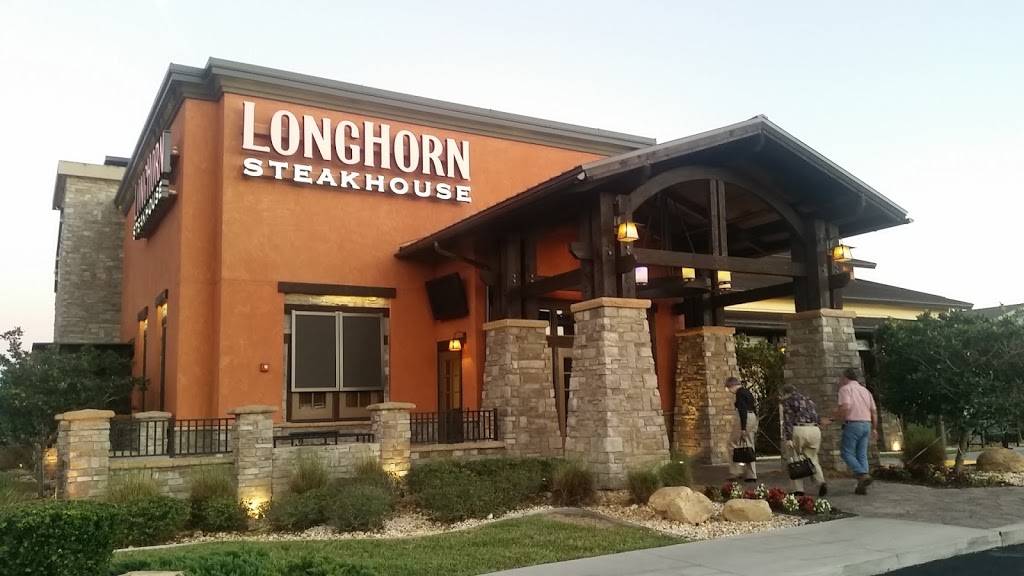 LongHorn Steakhouse | meal takeaway | 4695 St Johns Pkwy, Sanford, FL 32771, USA | 4073226614 OR +1 407-322-6614