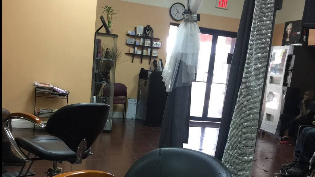 Deluxe Barber & Beauty Salon | restaurant | 1251 E Fowler Ave e, Tampa, FL 33612, USA | 8139712900 OR +1 813-971-2900