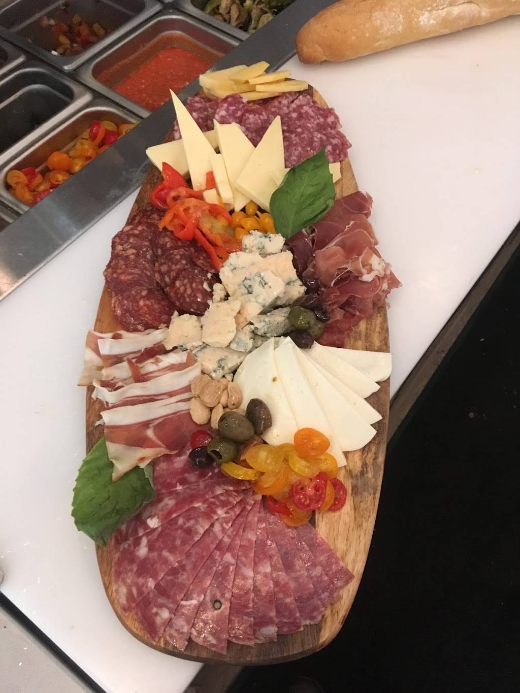 Hub & Spoke Provisions | restaurant | 481 Roger Williams Ave, Highland Park, IL 60035, USA | 8477488947 OR +1 847-748-8947