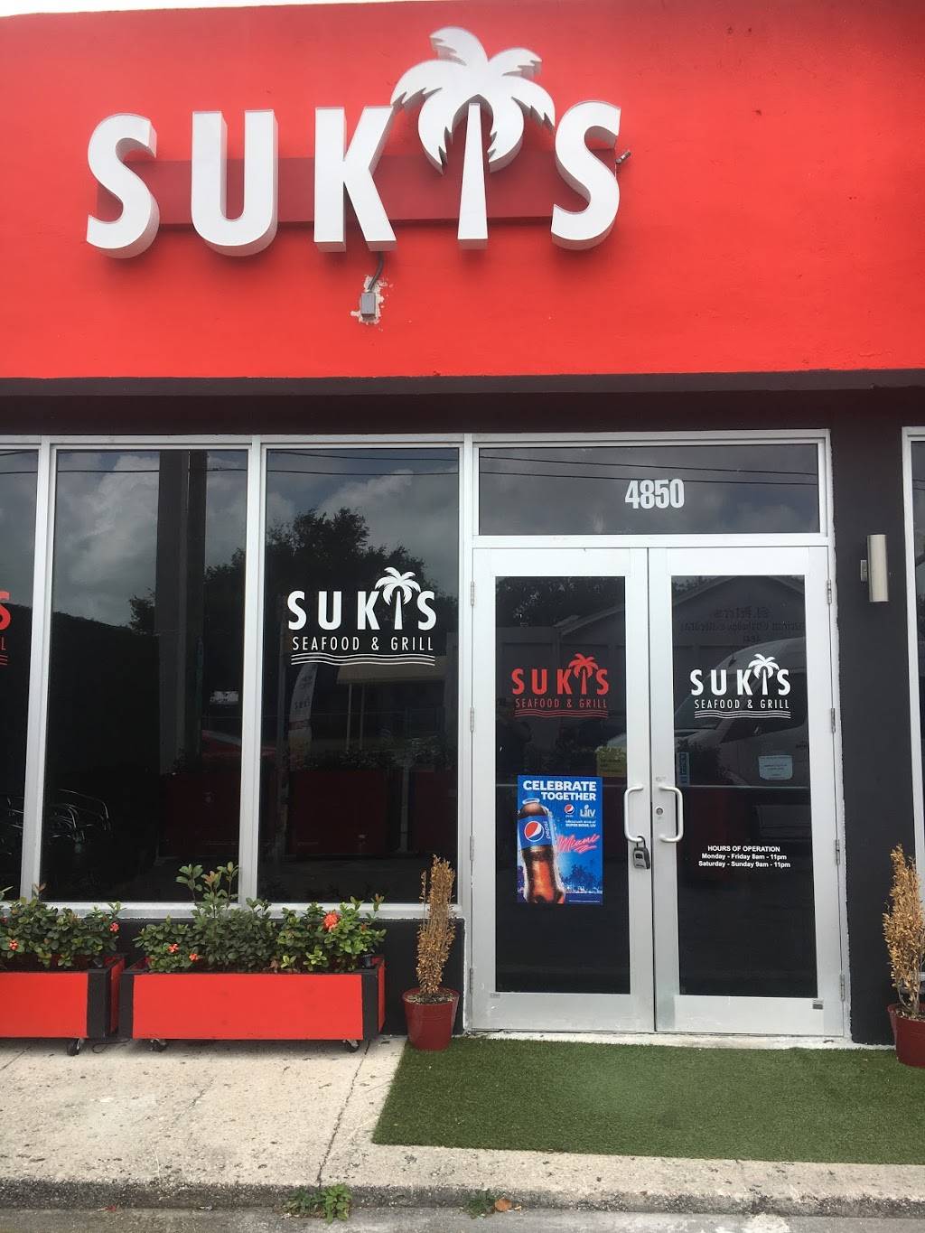 Sukis Seafood & Grill | restaurant | 4850 NW 2nd Ave, Miami, FL 33127, USA | 7864095964 OR +1 786-409-5964
