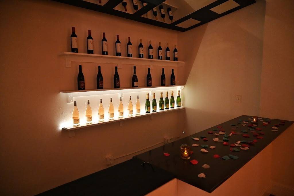 Petit Monde Bistro & Cafe | restaurant | 2653 Connecticut Ave NW, Washington, DC 20008, USA | 2026294622 OR +1 202-629-4622