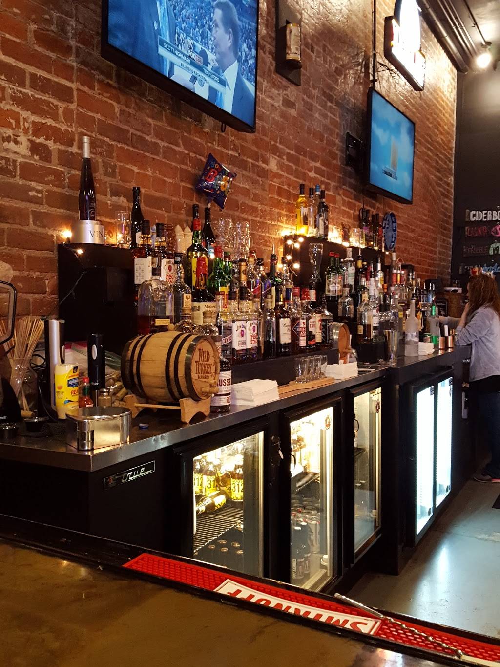 The Berg | restaurant | 435 Cherry St, Huntington, IN 46750, USA | 2602001375 OR +1 260-200-1375