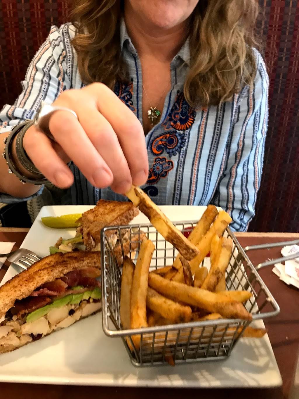 105 Cafe | cafe | 3010 W Davis St, Conroe, TX 77304, USA | 9365393447 OR +1 936-539-3447