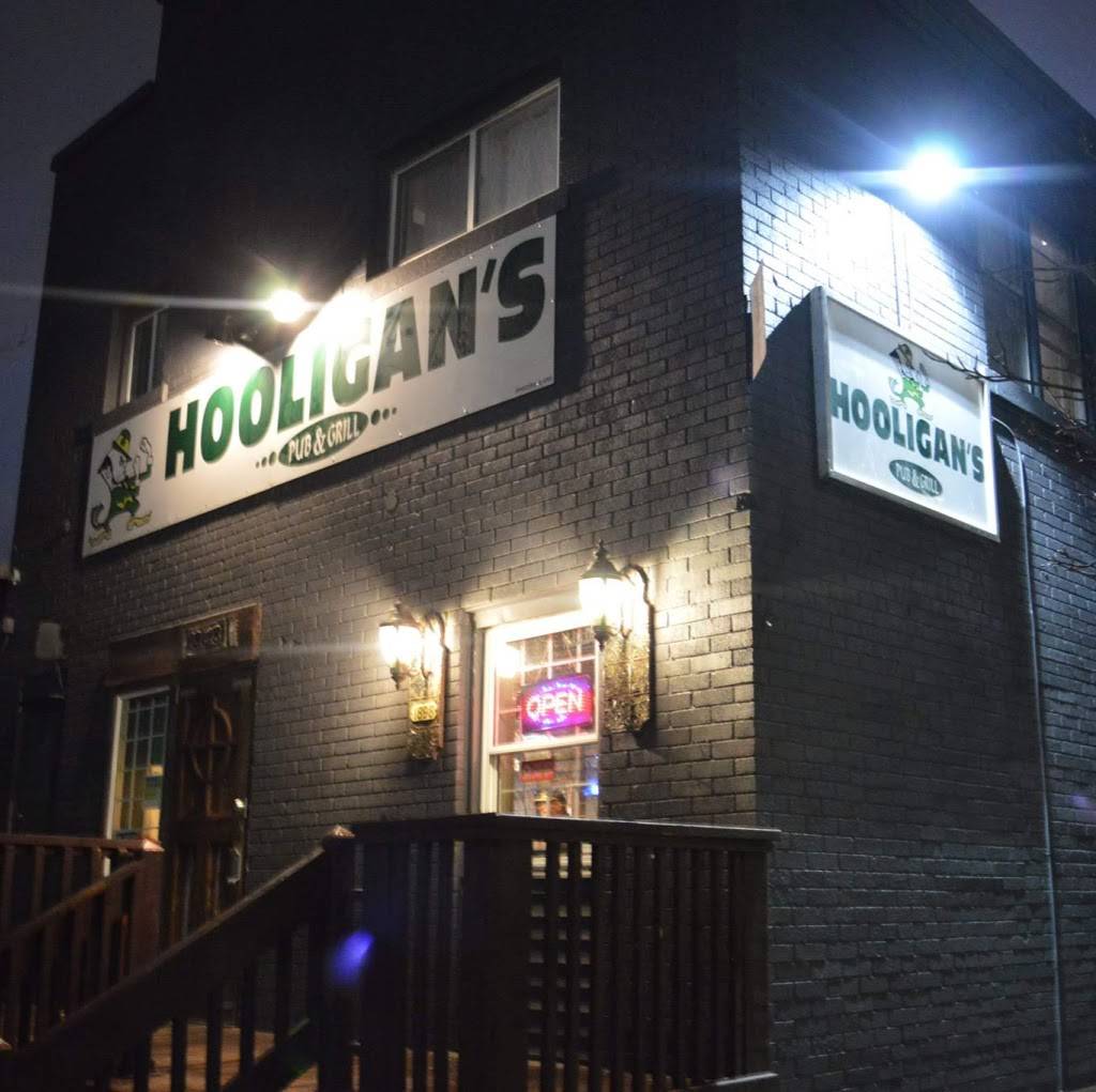 Hooligans Pub & Grub | restaurant | 1898 Shepherd St E, Windsor, ON N8Y 1T5, Canada | 5199157007 OR +1 519-915-7007
