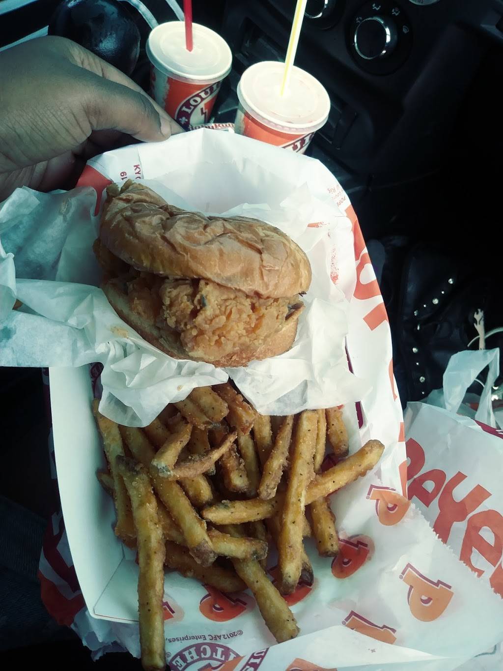 Popeyes Louisiana Kitchen | restaurant | 3515 Natural Bridge Ave, St. Louis, MO 63107, USA | 3145342239 OR +1 314-534-2239