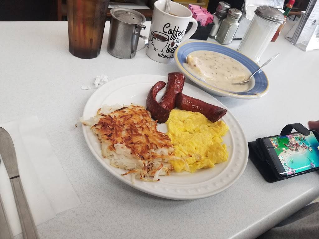 Star Restaurant | restaurant | 122 W 6th St, Hanford, CA 93230, USA | 5595847276 OR +1 559-584-7276