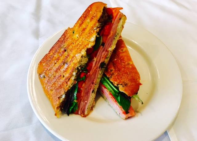 ZONA OUT-EAST DINER | restaurant | 400 NY-25A, Rocky Point, NY 11778, USA | 6318211496 OR +1 631-821-1496