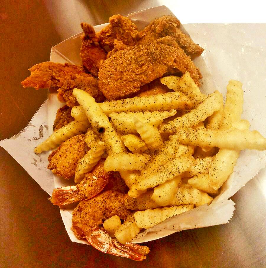 The Chicken Shack | restaurant | 7920 S Western Ave, Chicago, IL 60620, USA | 7737784500 OR +1 773-778-4500
