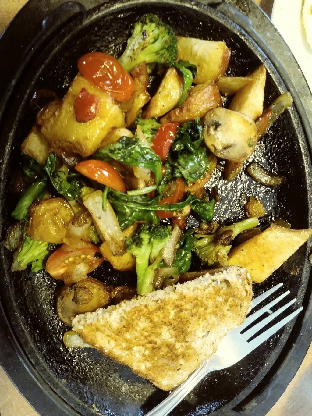 Dennys | restaurant | 9046 Loop Rd E, Lebec, CA 93243, USA | 6612483409 OR +1 661-248-3409