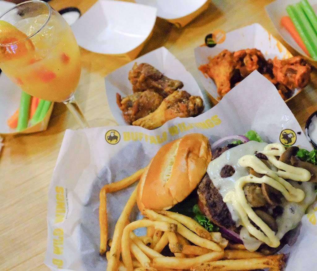 Buffalo Wild Wings | restaurant | 3099 Formosa Gardens Blvd, Kissimmee, FL 34747, USA | 4073971500 OR +1 407-397-1500