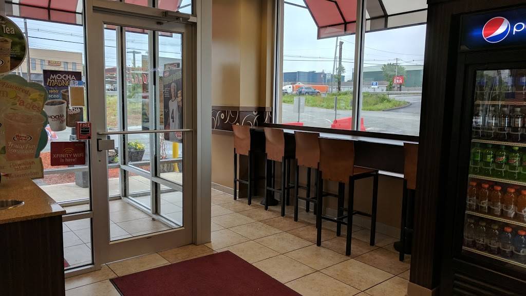 Honey Dew Donuts | bakery | 130 Newbury St, Peabody, MA 01960, USA | 9788265606 OR +1 978-826-5606