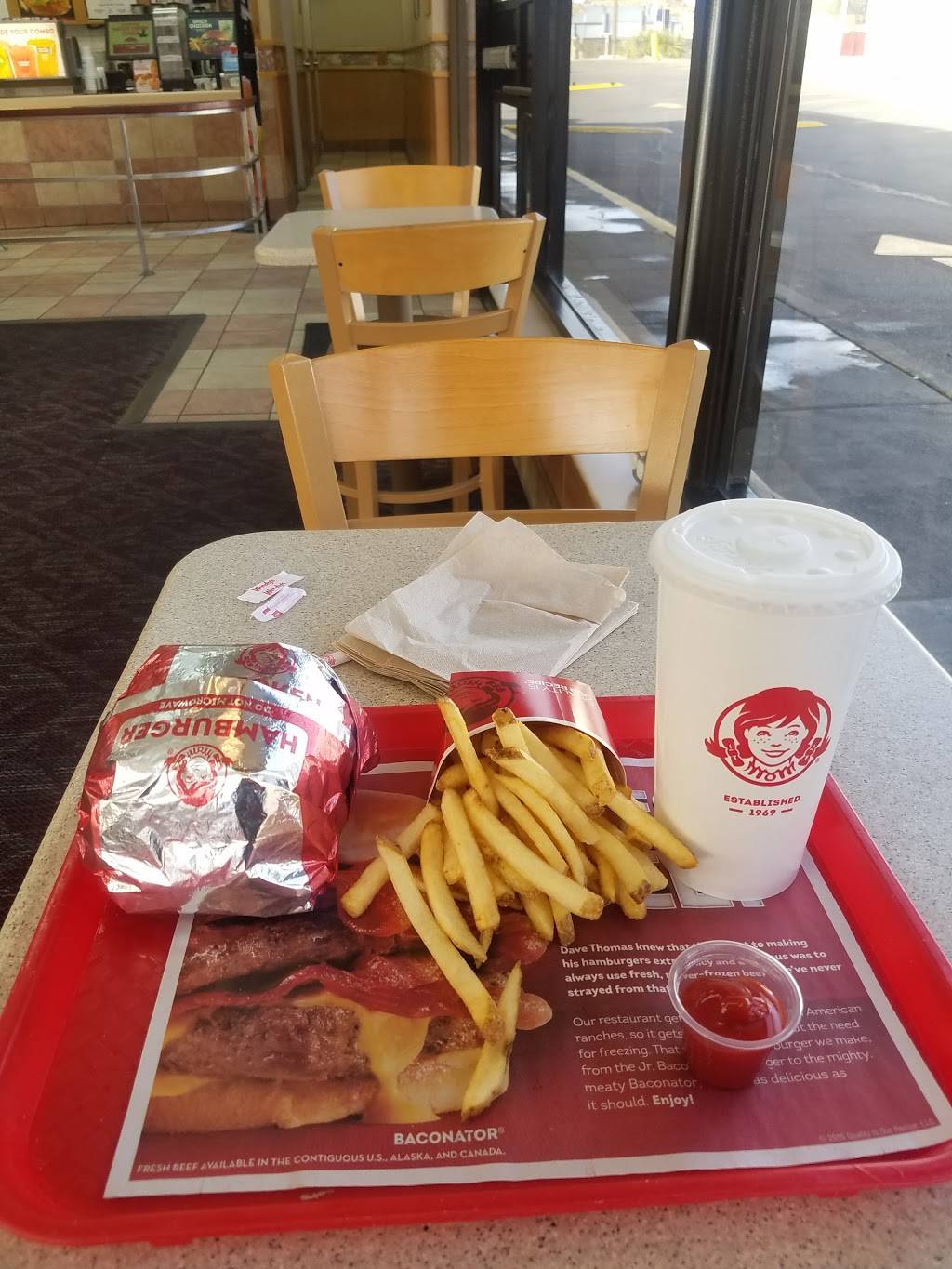 Wendys | restaurant | 3501 N Mesa St, El Paso, TX 79902, USA | 9155338031 OR +1 915-533-8031