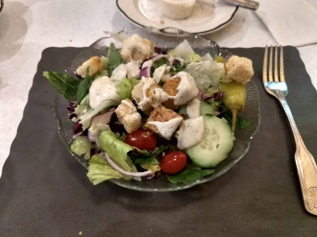 Filippos Italian Restaurant | restaurant | 6915 W Lincoln Ave, Milwaukee, WI 53219, USA | 4143214040 OR +1 414-321-4040