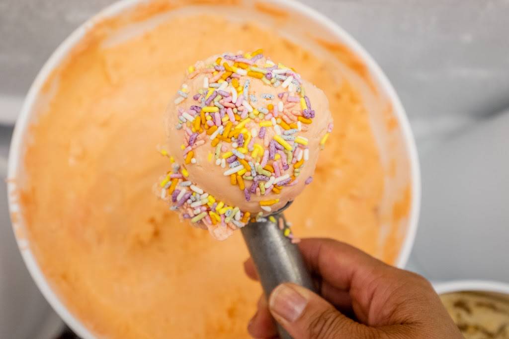 Chunk-N-Chip | bakery | 201 E 4th St, Santa Ana, CA 92701, USA | 71445068002 OR +1 714-450-6800 ext. 2