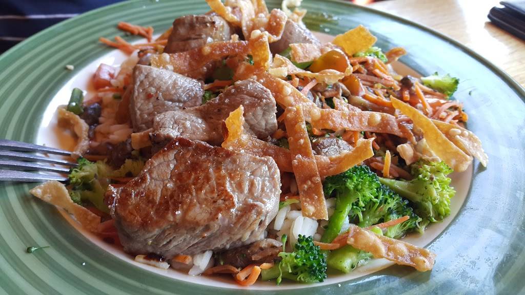 Applebees Grill + Bar | restaurant | 1301 N Davis Rd, Salinas, CA 93907, USA | 8317576682 OR +1 831-757-6682