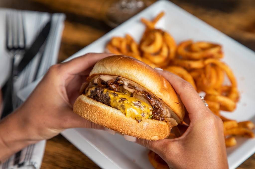 Handcraft Kitchen & Cocktails | restaurant | 735 Coleman Blvd, Mt Pleasant, SC 29464, USA | 8439728060 OR +1 843-972-8060