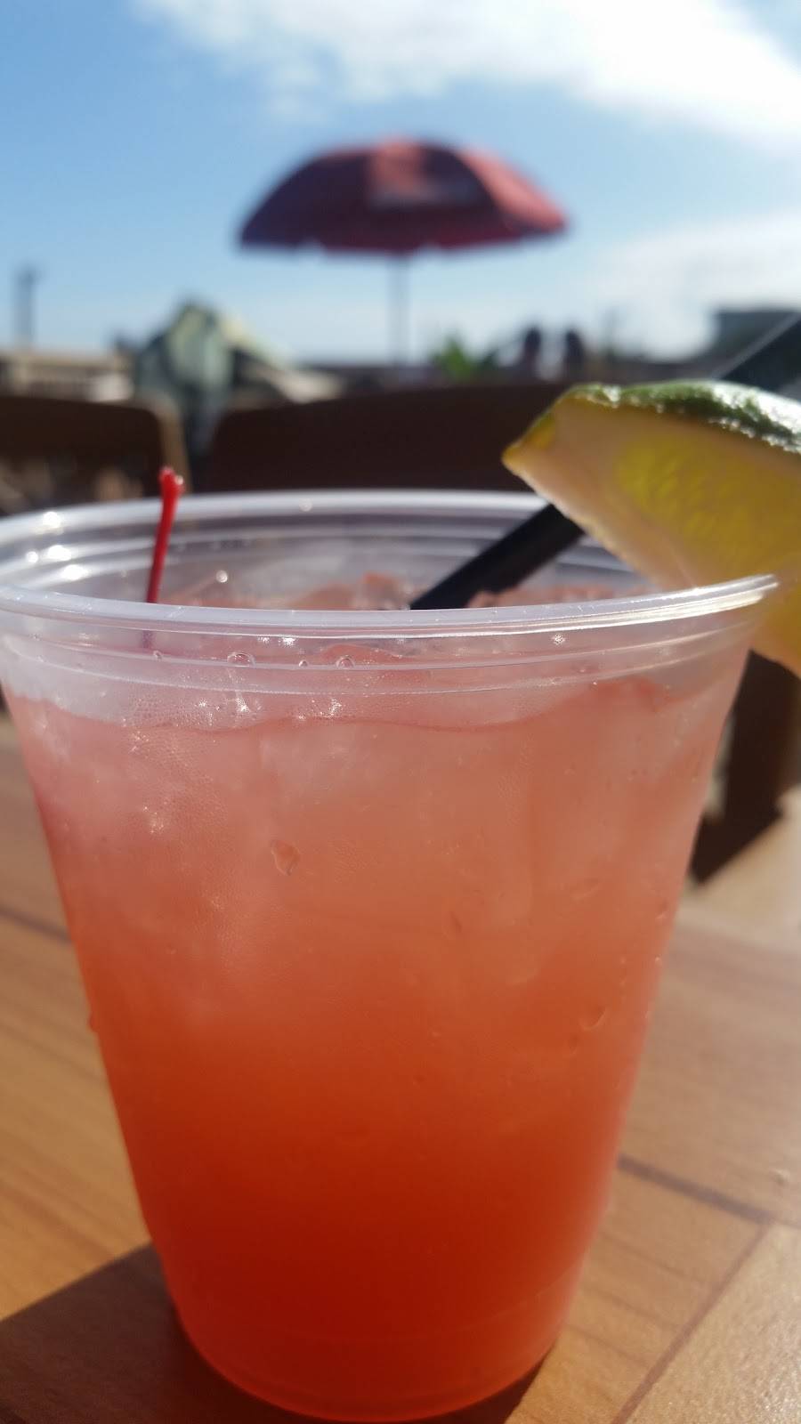 Jamaica Joez | restaurant | 40 Folly Field Rd, Hilton Head Island, SC 29928, USA | 8438420044 OR +1 843-842-0044