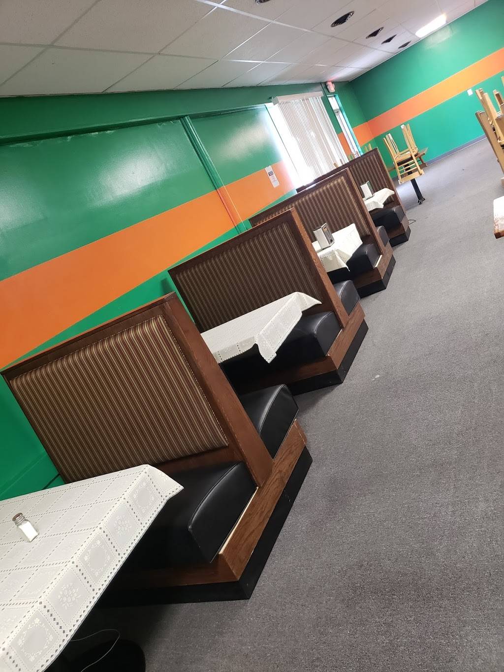 Esmeraldas Restaurant | restaurant | 2213 Westwood Square, Marion, IN 46952, USA | 7655207895 OR +1 765-520-7895