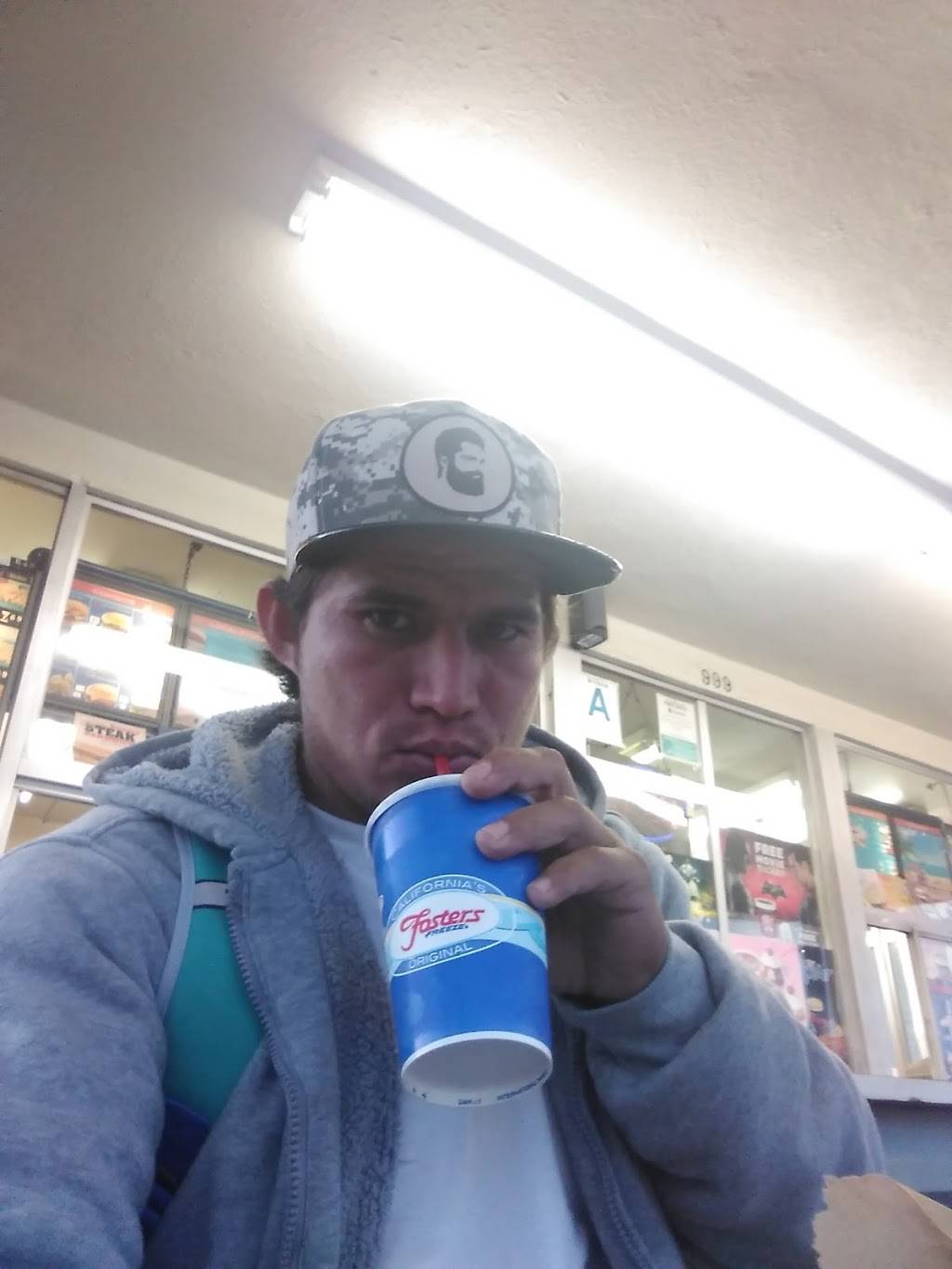 Fosters Freeze | restaurant | 999 South La Brea Ave, Inglewood, CA 90301, USA | 3106732967 OR +1 310-673-2967