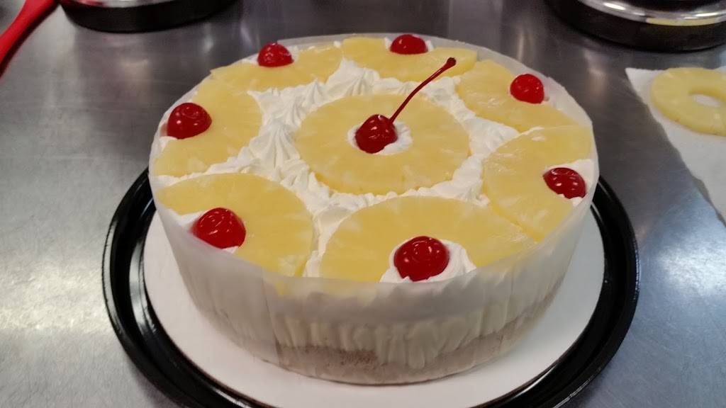 Carolyns Cheesecake House | restaurant | 2215 Fayetteville Rd, Van Buren, AR 72956, USA | 9184366029 OR +1 918-436-6029